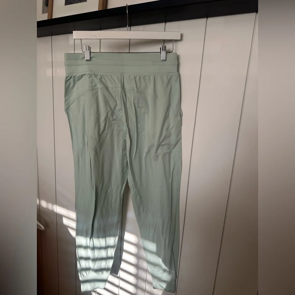 Lulu lemon jogger sweats - Picture 4 of 4